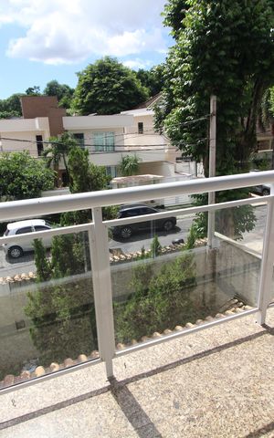 Casa de condomínio para alugar com 600m², 6 quartos e 4 vagasQuarto 2 - Varanda