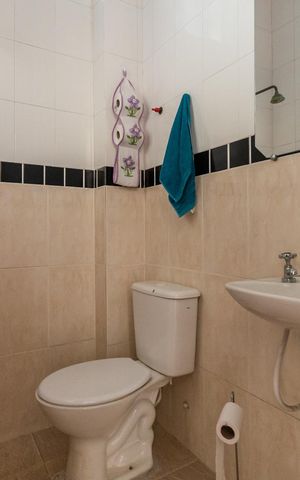 Casa à venda com 251m², 3 quartos e 4 vagasBanheiro externo