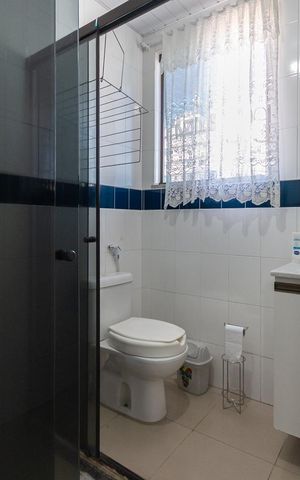 Casa à venda com 251m², 3 quartos e 4 vagasBanheiro Suíte 2