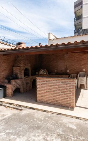 Casa à venda com 251m², 3 quartos e 4 vagasQuintal