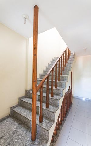 Casa à venda com 251m², 3 quartos e 4 vagasHall