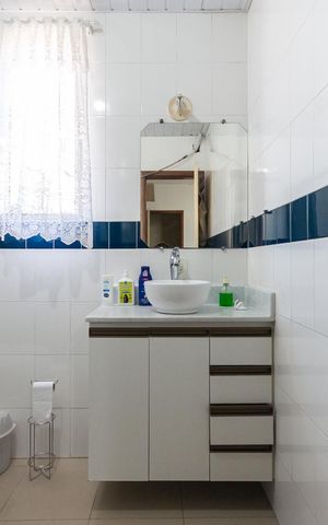 Casa à venda com 251m², 3 quartos e 4 vagasBanheiro Suíte 2