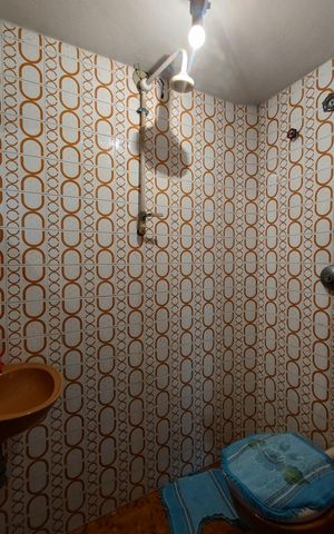 Casa de condomínio à venda com 220m², 3 quartos e 5 vagasBanheiro de serviço