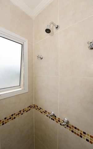 Apartamento para alugar com 90m², 3 quartos e 2 vagas Apartamento para alugar com 90m², 3 quartos e 2 vagasBanheiro da Suíte