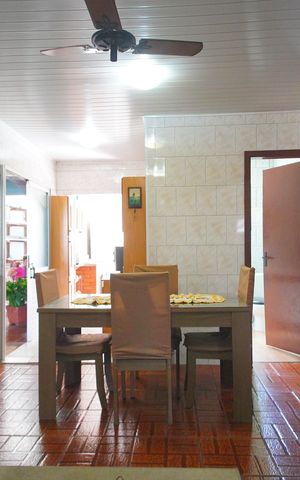 Casa à venda com 300m², 3 quartos e 2 vagasSala