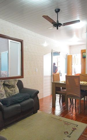 Casa à venda com 300m², 3 quartos e 2 vagasSala