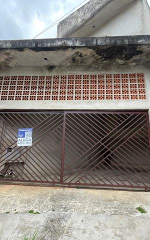 Casa para alugar com 152m², 3 quartos e 2 vagas Casa para alugar com 152m², 3 quartos e 2 vagasFachada