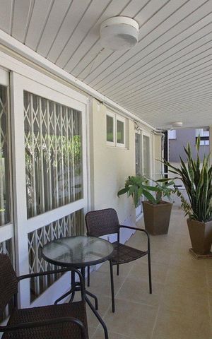 Casa à venda com 510m², 4 quartos e 3 vagas Casa à venda com 510m², 4 quartos e 3 vagasÁrea Externa