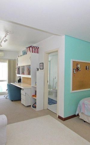 Casa à venda com 510m², 4 quartos e 3 vagas Casa à venda com 510m², 4 quartos e 3 vagasQuarto 2
