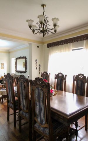 Casa para alugar com 600m², 5 quartos e 6 vagasSala