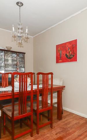 Casa à venda com 178m², 3 quartos e 2 vagasSala