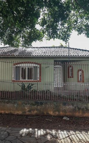Casa à venda com 178m², 3 quartos e 2 vagasFachada