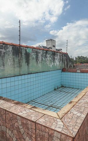 Casa à venda com 178m², 3 quartos e 2 vagasPiscina