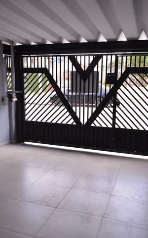 Casa à venda com 168m², 3 quartos e 2 vagasGaragem