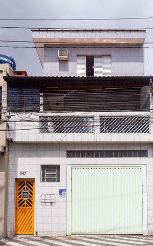 Casa à venda com 253m², 4 quartos e 3 vagasFachada