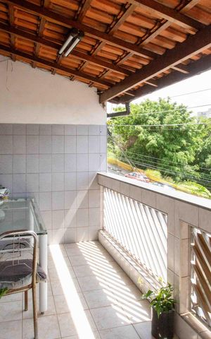 Casa à venda com 253m², 4 quartos e 3 vagasVaranda