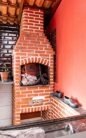 Casa à venda com 253m², 4 quartos e 3 vagasChurrasqueira