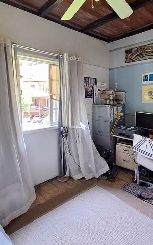 Casa à venda com 220m², 3 quartos e 2 vagas Casa à venda com 220m², 3 quartos e 2 vagasQuarto 2