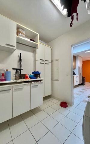Apartamento à venda com 185m², 3 quartos e 2 vagas Apartamento à venda com 185m², 3 quartos e 2 vagasÁrea de Serviço
