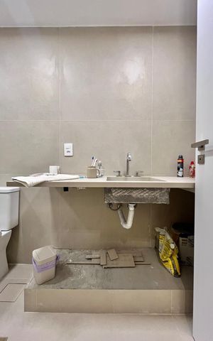 Apartamento à venda com 185m², 3 quartos e 2 vagas Apartamento à venda com 185m², 3 quartos e 2 vagasBanheiro da Suíte
