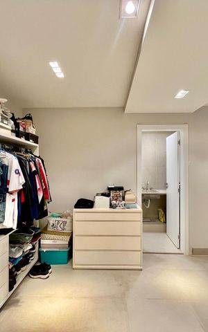 Apartamento à venda com 185m², 3 quartos e 2 vagas Apartamento à venda com 185m², 3 quartos e 2 vagasSuíte