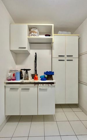 Apartamento à venda com 185m², 3 quartos e 2 vagas Apartamento à venda com 185m², 3 quartos e 2 vagasÁrea de Serviço