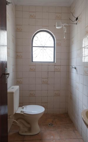 Casa para alugar com 150m², 3 quartos e 2 vagas Casa para alugar com 150m², 3 quartos e 2 vagasBanheiro do Quarto 1 Suíte