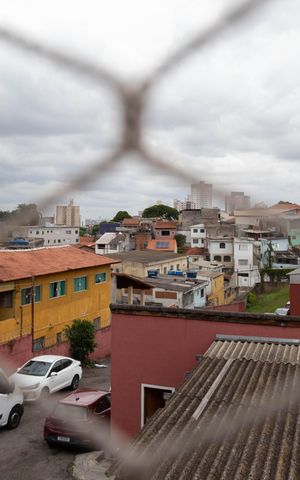 Casa para alugar com 150m², 3 quartos e 2 vagas Casa para alugar com 150m², 3 quartos e 2 vagasÁrea de Serviço - vista