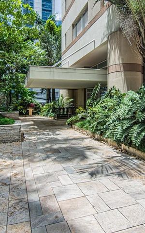Apartamento à venda com 146m², 3 quartos e 2 vagas Apartamento à venda com 146m², 3 quartos e 2 vagasÁrea externa