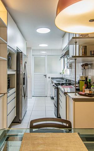 Apartamento à venda com 146m², 3 quartos e 2 vagas Apartamento à venda com 146m², 3 quartos e 2 vagasCozinha