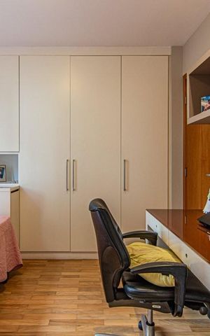 Apartamento à venda com 146m², 3 quartos e 2 vagas Apartamento à venda com 146m², 3 quartos e 2 vagasQuarto 2