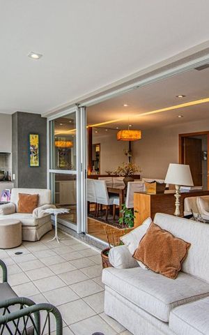 Apartamento à venda com 146m², 3 quartos e 2 vagas Apartamento à venda com 146m², 3 quartos e 2 vagasVaranda