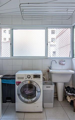 Apartamento à venda com 146m², 3 quartos e 2 vagas Apartamento à venda com 146m², 3 quartos e 2 vagasÁrea de serviço