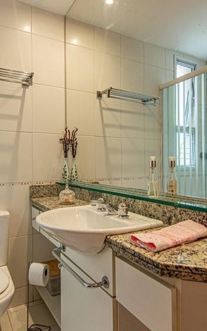Apartamento à venda com 146m², 3 quartos e 2 vagas Apartamento à venda com 146m², 3 quartos e 2 vagasBanheiro