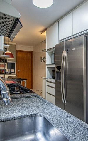 Apartamento à venda com 146m², 3 quartos e 2 vagas Apartamento à venda com 146m², 3 quartos e 2 vagasCozinha