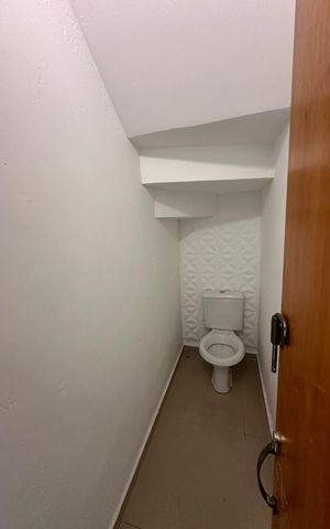 Casa à venda com 178m², 3 quartos e sem vaga
