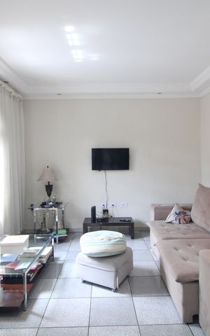 Casa à venda com 327m², 3 quartos e 3 vagasSala