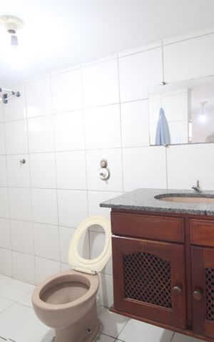 Casa à venda com 327m², 3 quartos e 3 vagasBanheiro de serviço