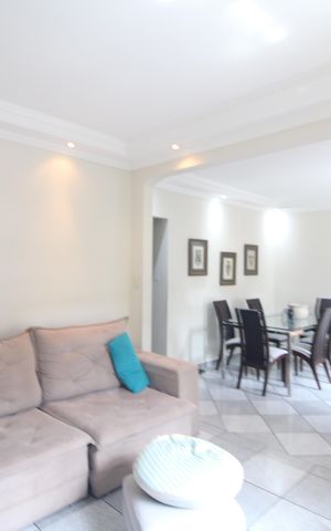 Casa à venda com 327m², 3 quartos e 3 vagasSala