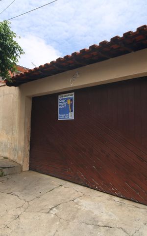 Casa à venda com 327m², 3 quartos e 3 vagasFachada