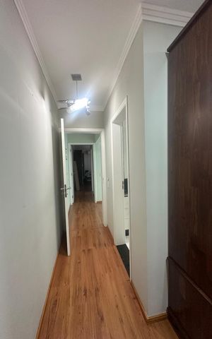 Casa à venda com 250m², 3 quartos e 2 vagasCorredor