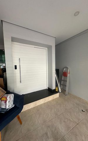 Casa à venda com 250m², 3 quartos e 2 vagasÁrea externa