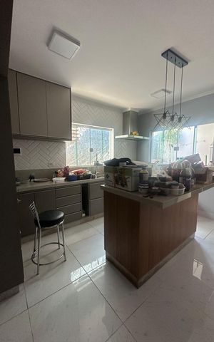 Casa à venda com 250m², 3 quartos e 2 vagasCozinha