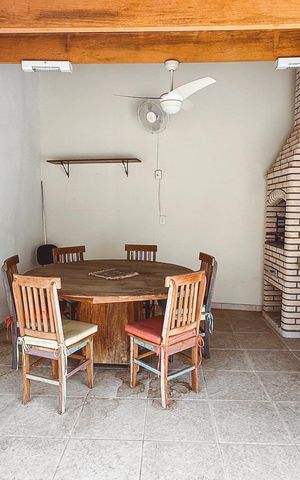 Casa à venda com 136m², 2 quartos e 1 vaga Casa à venda com 136m², 2 quartos e 1 vagaChurrasqueira