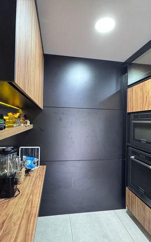 Apartamento à venda com 150m², 3 quartos e 2 vagas Apartamento à venda com 150m², 3 quartos e 2 vagasCozinha e Área de Serviço