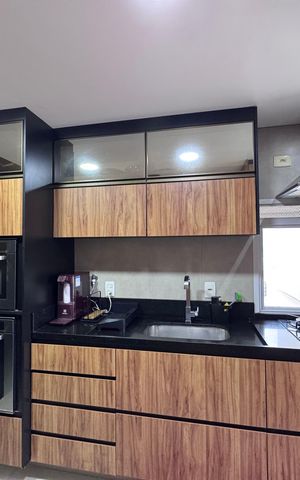 Apartamento à venda com 150m², 3 quartos e 2 vagas Apartamento à venda com 150m², 3 quartos e 2 vagasCozinha e Área de Serviço
