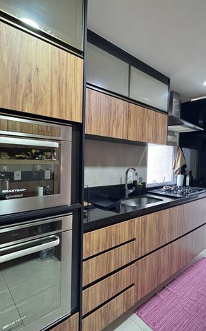 Apartamento à venda com 150m², 3 quartos e 2 vagas Apartamento à venda com 150m², 3 quartos e 2 vagasCozinha e Área de Serviço