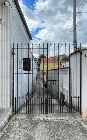 Casa à venda com 140m², 3 quartos e 1 vaga Casa à venda com 140m², 3 quartos e 1 vagaFachada
