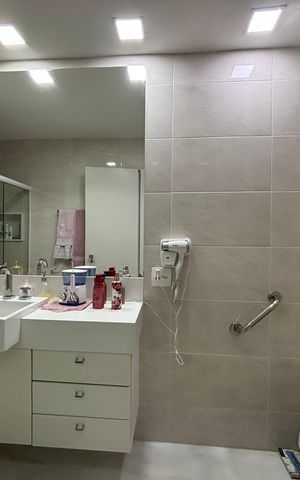 Apartamento à venda com 130m², 3 quartos e 1 vagaSuíte - banheiro