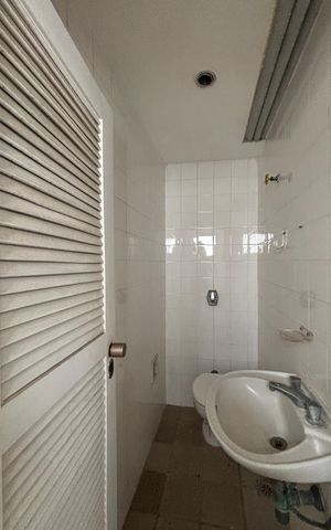 Apartamento à venda com 500m², 5 quartos e 3 vagas Apartamento à venda com 500m², 5 quartos e 3 vagasBanheiro social 2